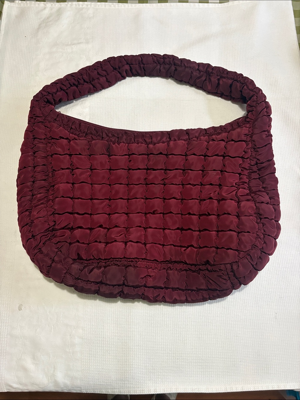 BURGANDY QUILTED PUFFER SHOULDER BAG